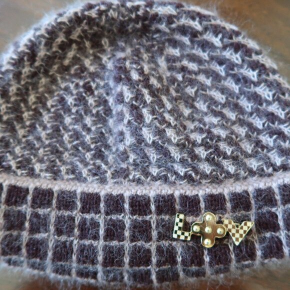 Authentic Louis Vuitton Beanie With LV Emblem - Picture 6 of 6